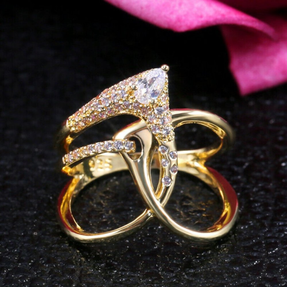 18k Yellow Gold White Sapphire Ring - Picture 3 of 5